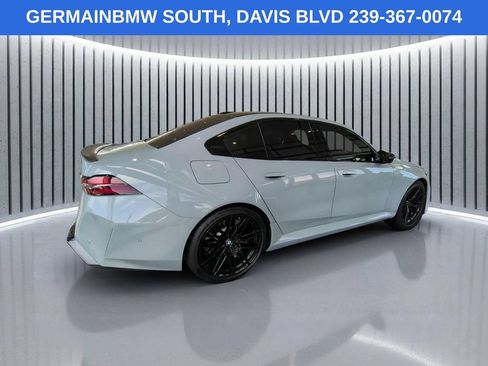 Used 2025 BMW M5 w/ Carbon Package AWD/4WD image 5