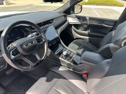 Used 2024 Jeep Grand Cherokee L Overland w/ Advanced Protech Group III image 19