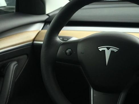 Used 2023 Tesla Model 3 Standard Range RWD image 41