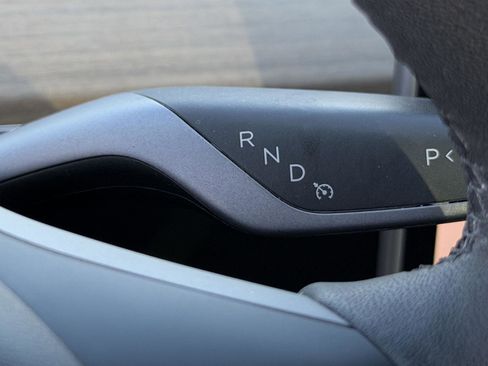 Used 2023 Tesla Model 3 Standard Range image 16