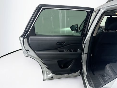 Used 2025 Nissan Pathfinder SV FWD image 27