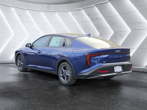 New 2026 Kia K4 LXS FWD image 4