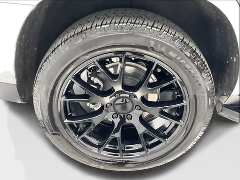 Used 2025 Chevrolet Tahoe LT w/ Comfort Package RWD image 14