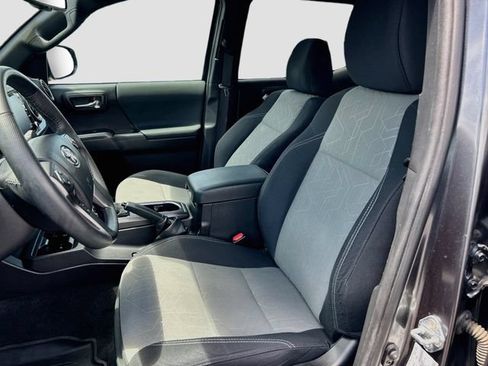 Used 2021 Toyota Tacoma TRD Off-Road AWD/4WD image 16
