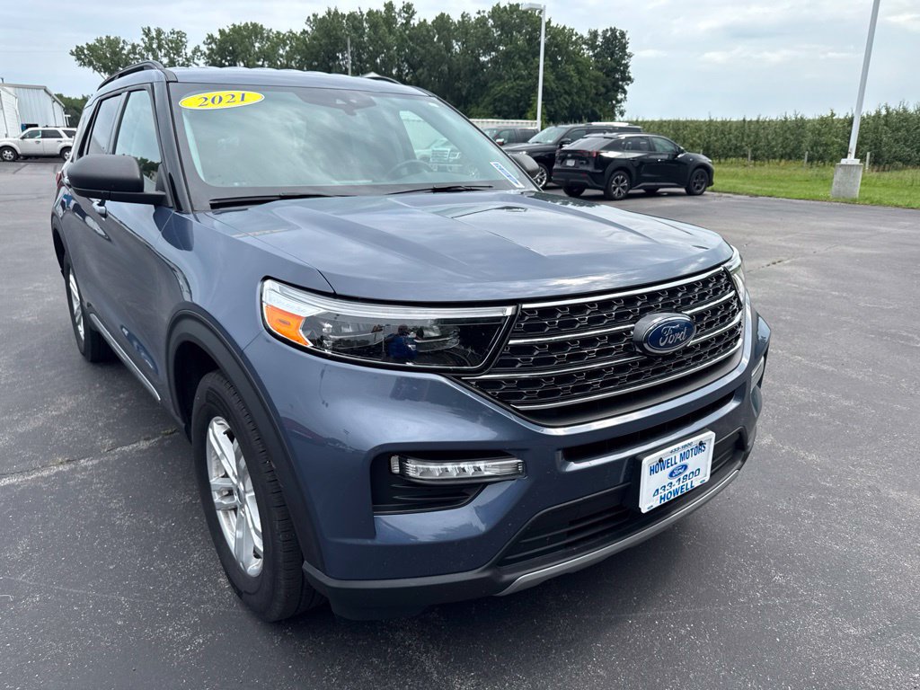 Used 2021 Ford Explorer XLT w/ Equipment Group 202A AWD/4WD image 1