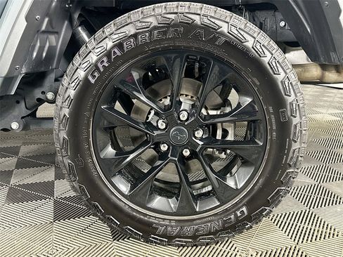 Used 2025 Jeep Gladiator Sport image 35