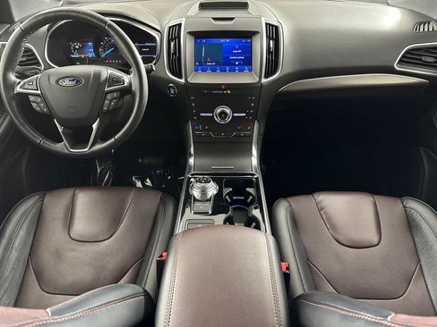 Used 2020 Ford Edge Titanium w/ Equipment Group 301A AWD/4WD image 3