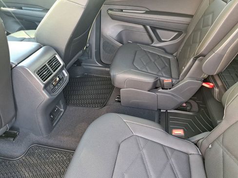 New 2026 Volkswagen Atlas SE FWD image 22