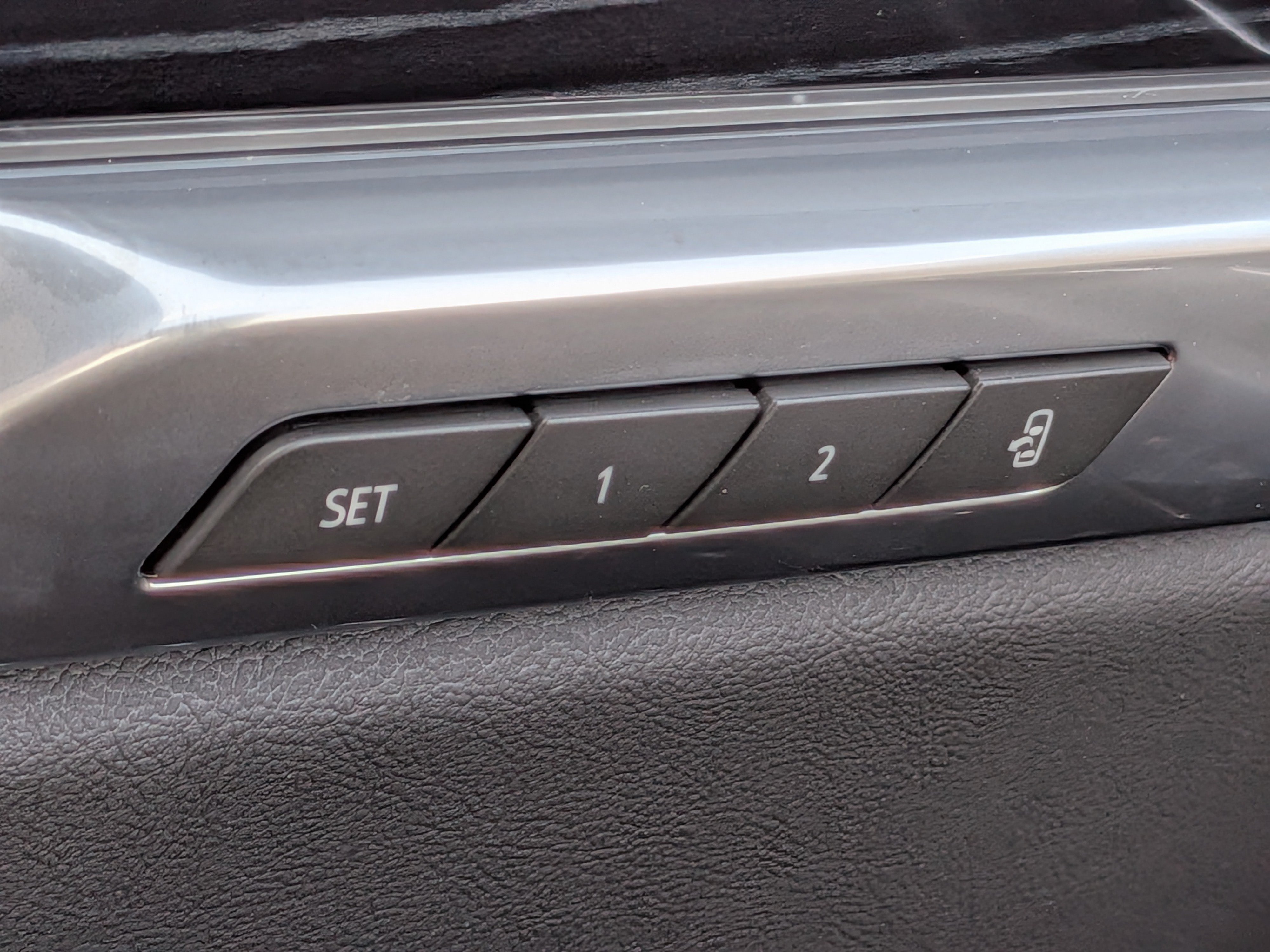 New 2026 Cadillac Escalade Sport w/ LPO, ONYX Package AWD/4WD image 24