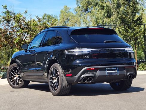 Used 2024 Porsche Macan image 3