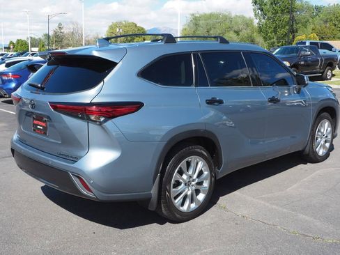 Used 2023 Toyota Highlander Limited AWD/4WD image 7