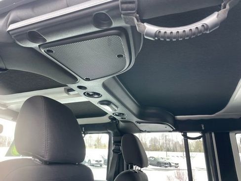 Used 2018 Jeep Wrangler Unlimited Sport image 8