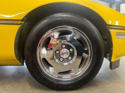 Used 1988 Chevrolet Corvette Coupe RWD image 24