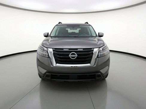Used 2025 Nissan Pathfinder SV AWD/4WD image 2