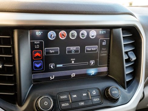 Used 2018 GMC Acadia SLT image 27