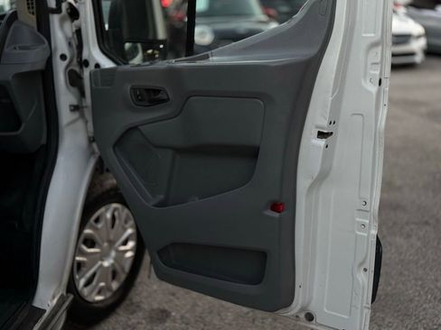Used 2015 Ford Transit 150 XLT image 12