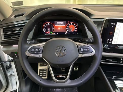 New 2026 Volkswagen Atlas Peak Edition AWD/4WD image 17