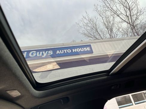 Used 2019 Volvo XC40 T5 R-Design image 18