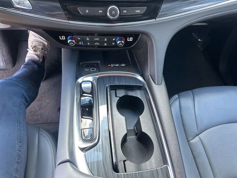 Used 2024 Buick Enclave Premium image 25
