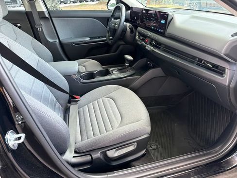 Used 2025 Kia K4 EX FWD image 13