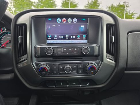 Used 2018 Chevrolet Silverado 1500 LT w/ All Star Edition AWD/4WD image 9