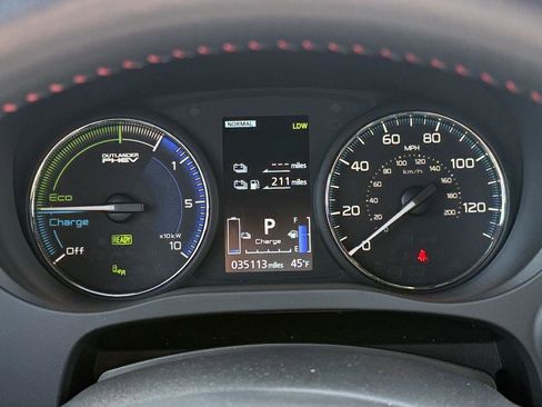 Used 2022 Mitsubishi Outlander LE image 9