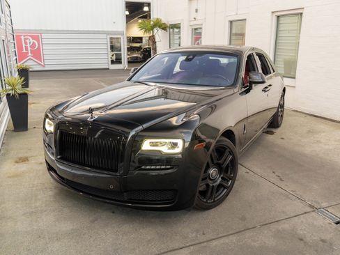 Used 2016 Rolls-Royce Ghost image 3