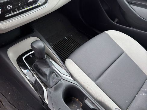 Used 2025 Toyota Corolla LE FWD image 35