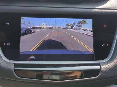 Used 2025 Cadillac XT6 Luxury image 20