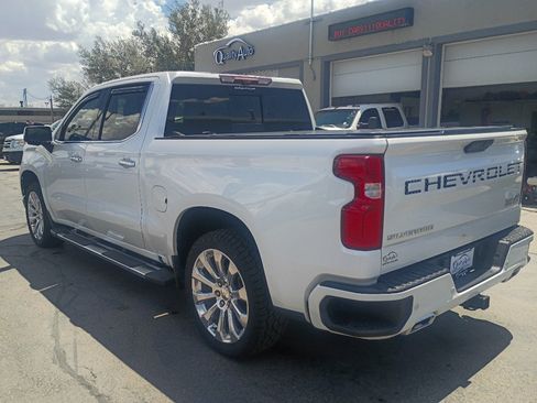 Used 2021 Chevrolet Silverado 1500 High Country w/ Technology Package AWD/4WD image 8