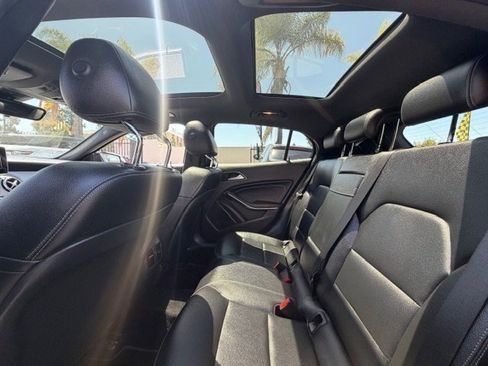 Used 2017 Mercedes-Benz GLA 250 4MATIC w/ Premium Package image 11