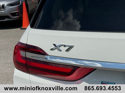 Used 2022 BMW X7 xDrive40i w/ Premium Package AWD/4WD image 10