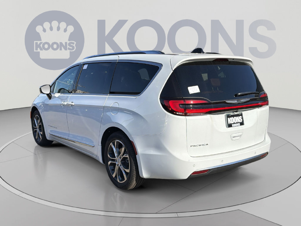 Used 2026 Chrysler Pacifica Pinnacle FWD image 4