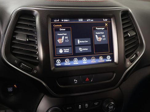 Used 2020 Jeep Cherokee Trailhawk w/ Cold Weather Group image 7