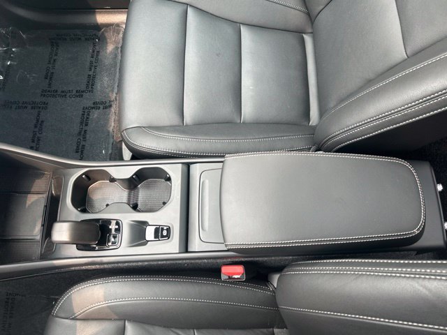 Certified 2025 Volvo XC40 B5 Core AWD/4WD image 28