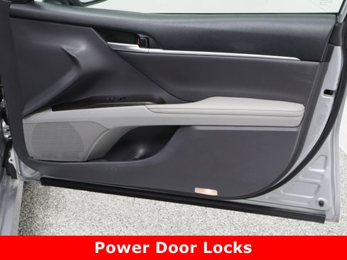 Used 2024 Toyota Camry XLE image 36