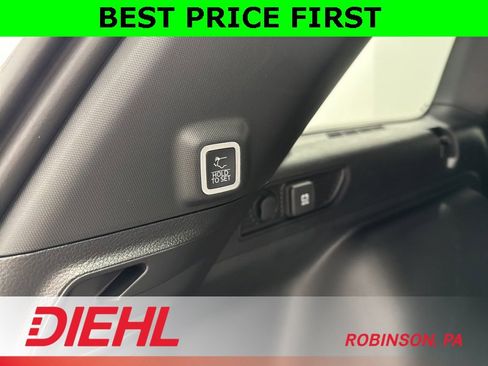 New 2025 Jeep Grand Cherokee Altitude image 11