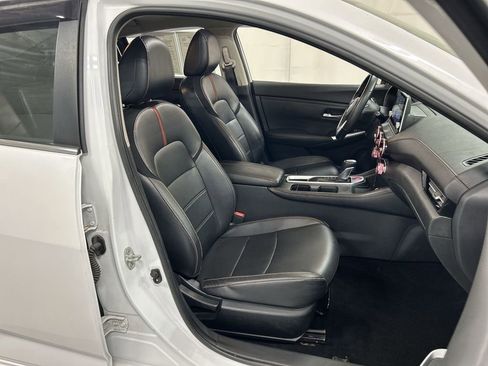 Used 2023 Nissan Sentra SR w/ SR Premium Package FWD image 23