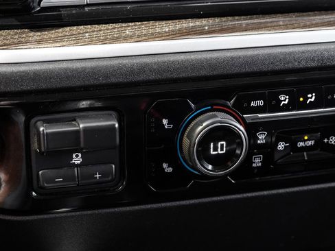 Used 2022 Chevrolet Silverado 1500 LT w/ Z71 Off-Road Package image 19