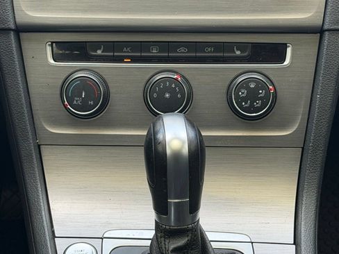 Used 2016 Volkswagen Golf SE FWD image 16