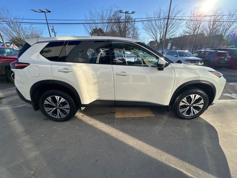 Used 2021 Nissan Rogue SV image 7