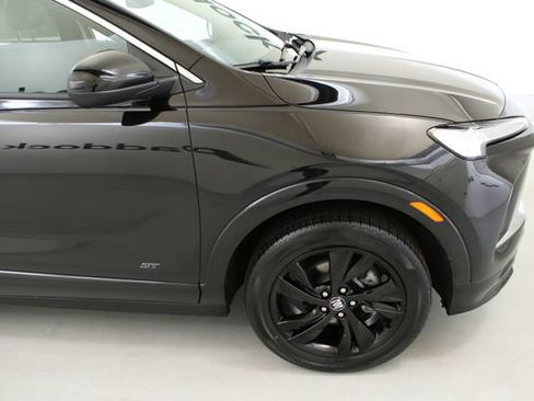 Used 2025 Buick Encore GX Sport Touring AWD/4WD image 11
