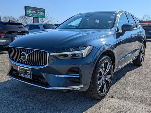 Certified 2023 Volvo XC60 B5 Plus w/ Climate Package image 8