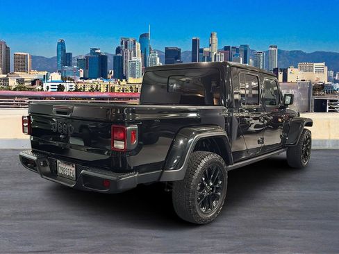 Used 2025 Jeep Gladiator Nighthawk image 4