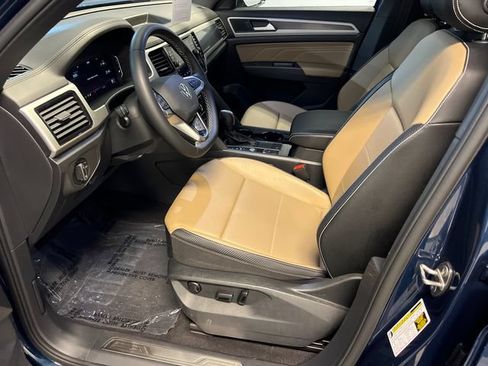 Certified 2023 Volkswagen Atlas Cross Sport SE FWD image 7