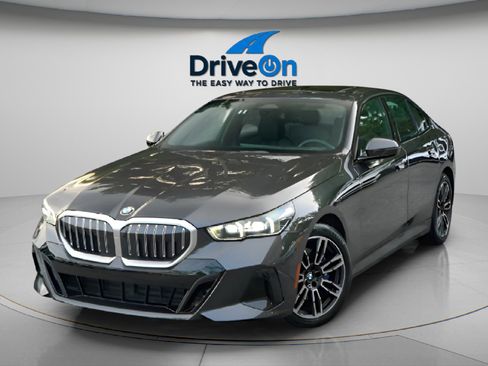 Used 2024 BMW 530i xDrive 530i xDrive image 3