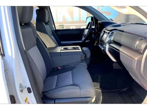 Used 2017 Toyota Tundra SR5 image 8