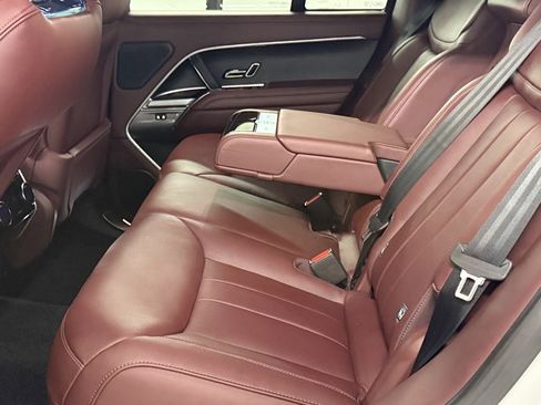 New 2025 Land Rover Range Rover SE image 25