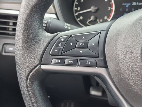 Used 2025 Nissan Altima 2.5 SV AWD/4WD image 21