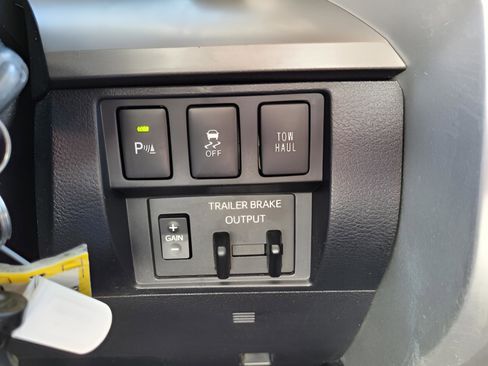 Certified 2019 Toyota Tundra SR5 image 29